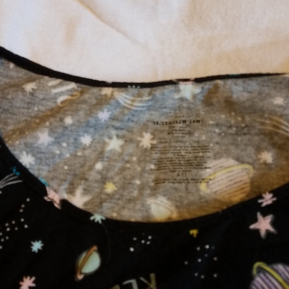 Woman's sleep shirt - Picture 3 of 3